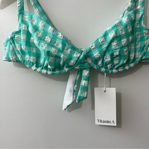 Vitamin A NWT Goldie Underwire Bikini Top - Picture 3 of 9